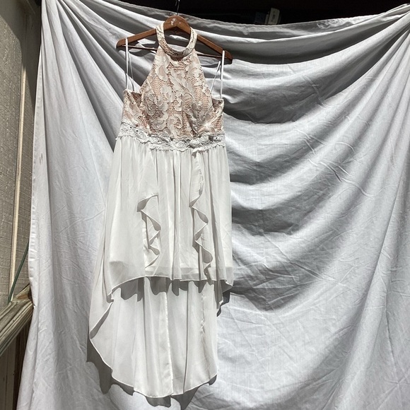 Jodi Kristopher Dresses & Skirts - Jodi Kristopher tan and off white lace formal dress, size 15